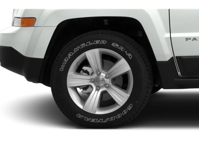 Used 2015 Gray Jeep Sport image 9