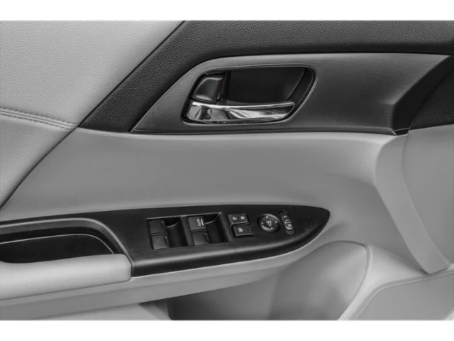 Used 2013 Silver Honda LX image 17