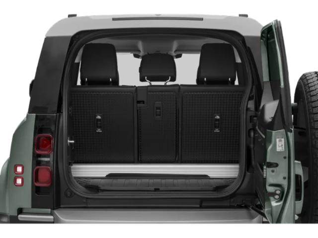 Used 2022 Black Land Rover V8 image 8
