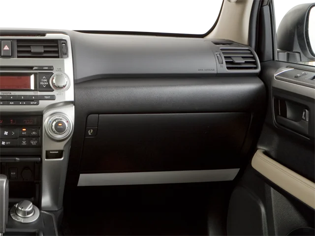 Used 2013 Classic Silver Metallic Toyota SR5 image 14