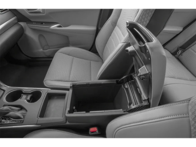 Used 2015 White Toyota XSE image 16