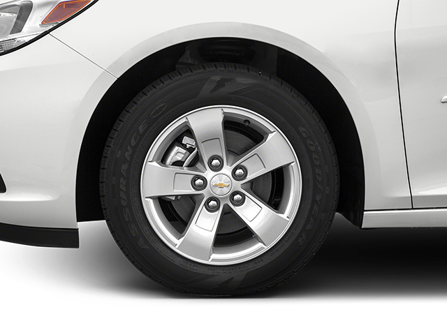 Used 2014 Silver Ice Metallic Chevrolet LT image 9