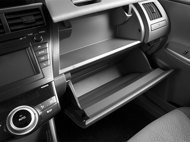 Used 2014  Toyota Two image 16