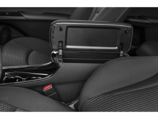 Used 2018 Titanium Glow Toyota Plus image 12