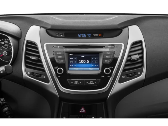 Used 2015 Red Hyundai SE image 7
