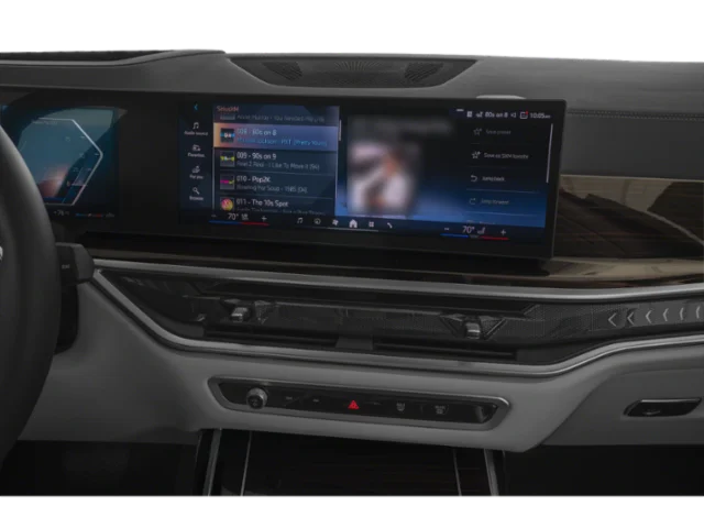 New 2027 Alpine White BMW X7 40i image 7