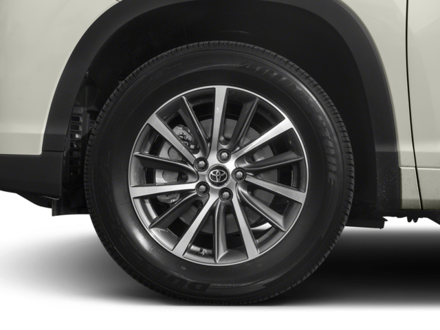 Used 2017 White Toyota XLE image 11