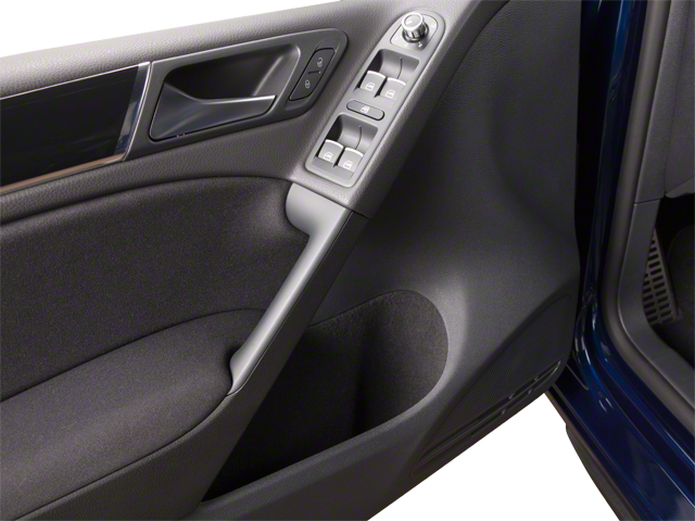Used 2010  Volkswagen Base image 9