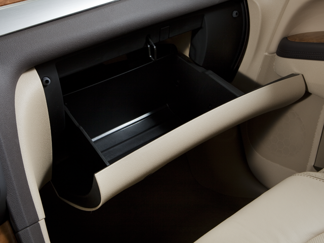 Used 2010 White Diamond Clearcoat Buick CXL image 16