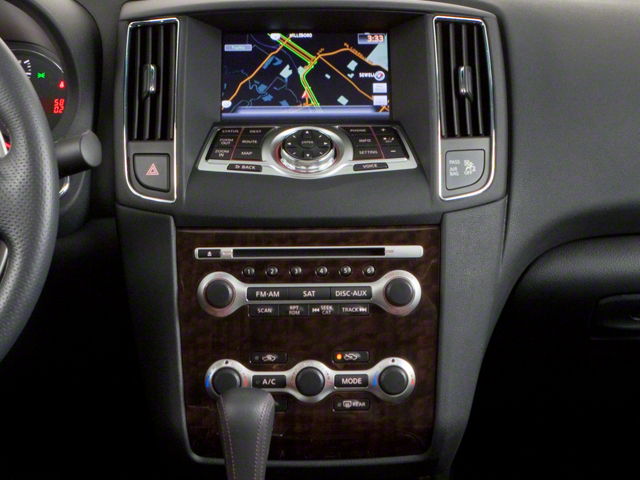 Used 2010 Radiant Silver Metallic Nissan 3.5 SV image 11