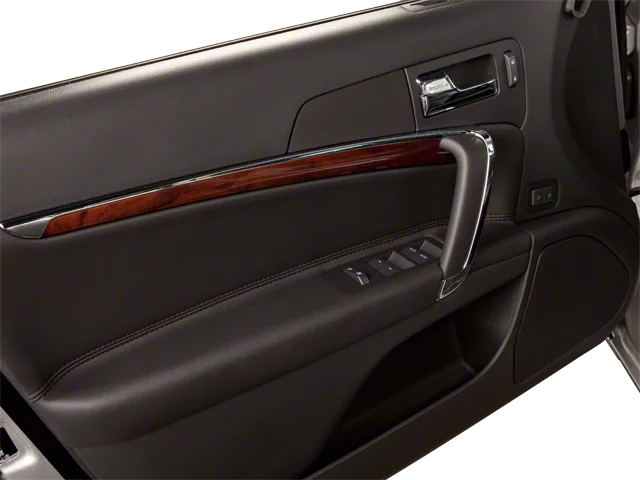 Used 2010 Silver Lincoln Base image 7
