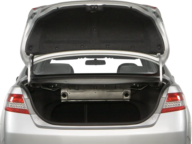 Used 2010  Toyota LE image 13