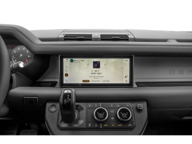 Used 2025 Black Land Rover X-Dynamic SE image 7