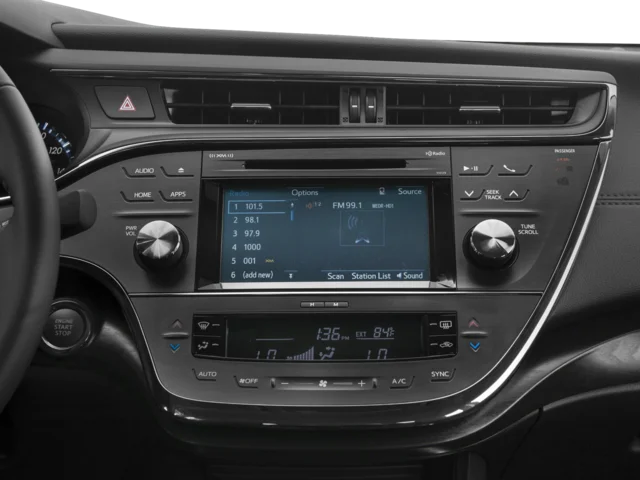 Used 2016 Silver Toyota XLE image 9