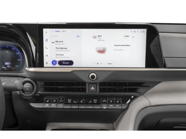 Used 2025  Toyota Limited image 17