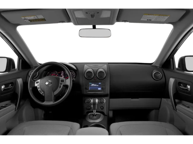 Used 2015 Red Nissan S image 5