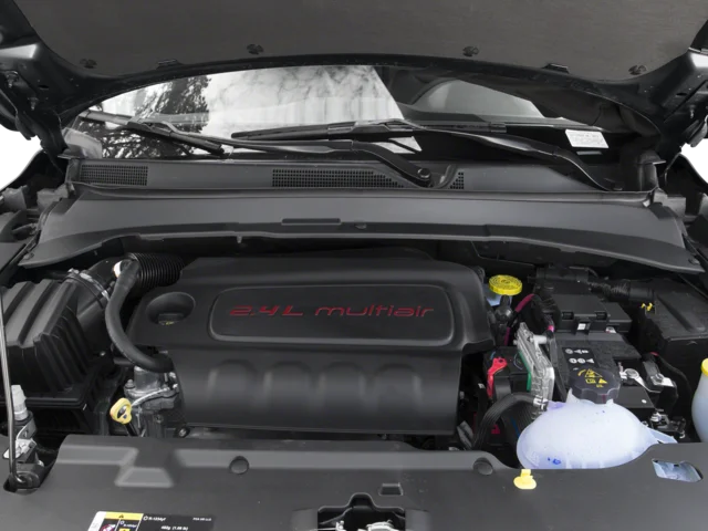 Used 2018 Redline Pearlcoat Jeep Latitude image 10