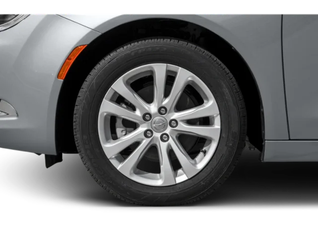 Used 2015 Gray Chrysler Limited image 8