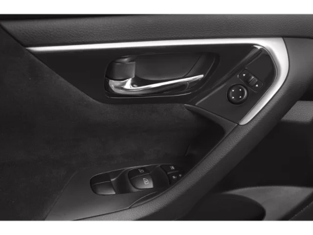 Used 2015 Black Nissan 2.5 SV image 17