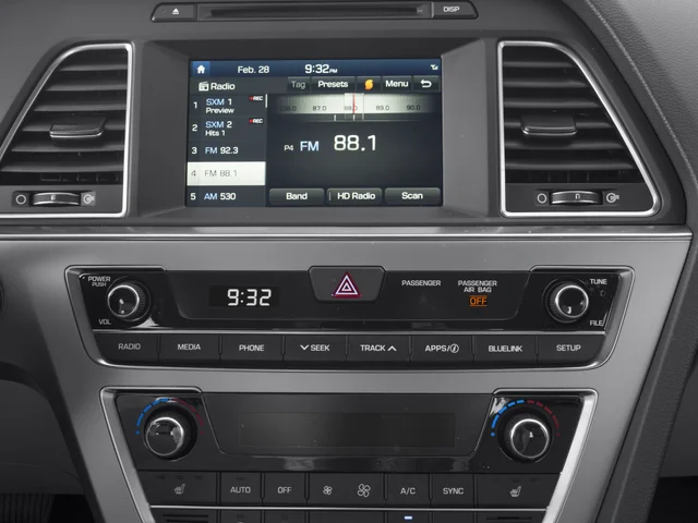 Used 2017 Quartz White Pearl Hyundai Sport image 7