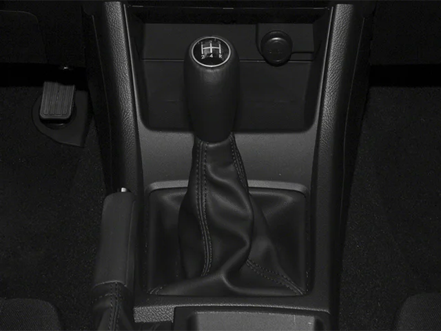 Used 2014 Satin White Pearl Subaru 2.0i Premium image 8