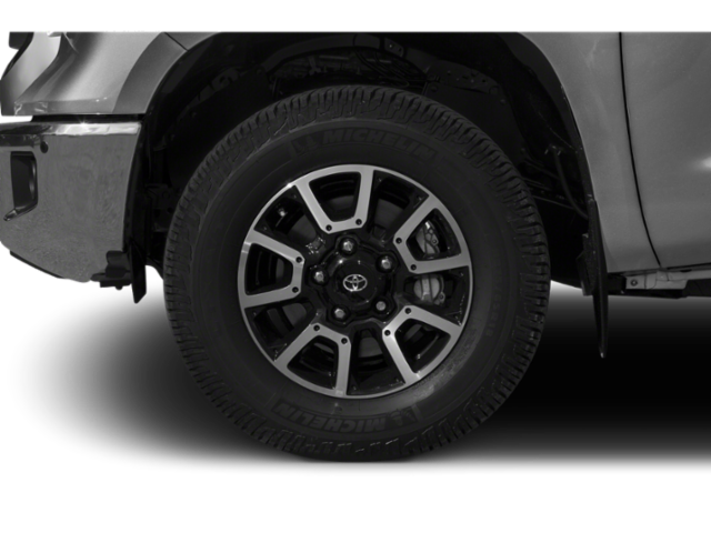 Used 2015 Silver Toyota SR5 image 9