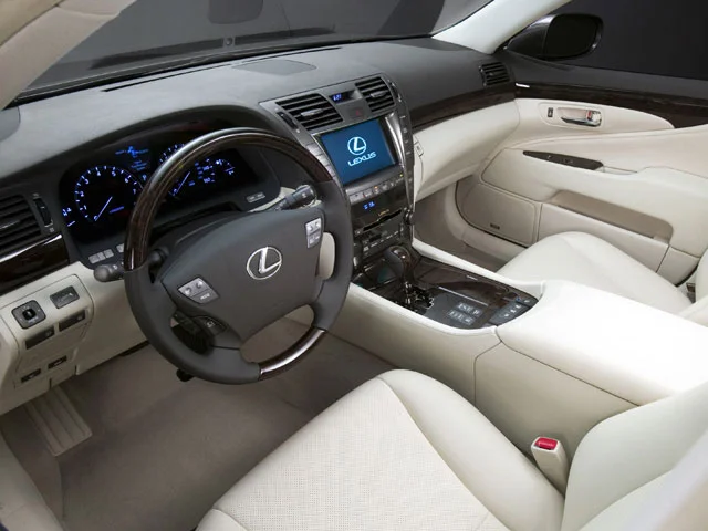 Used 2008 Black Lexus 460 image 5