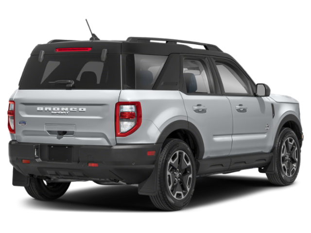 Used 2022 Silver Metallic Ford Outer Banks image 2
