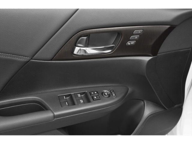 Used 2013  Honda EX-L image 19