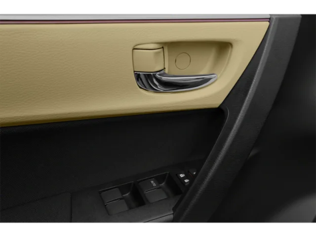 Used 2015 WH Toyota LE image 17