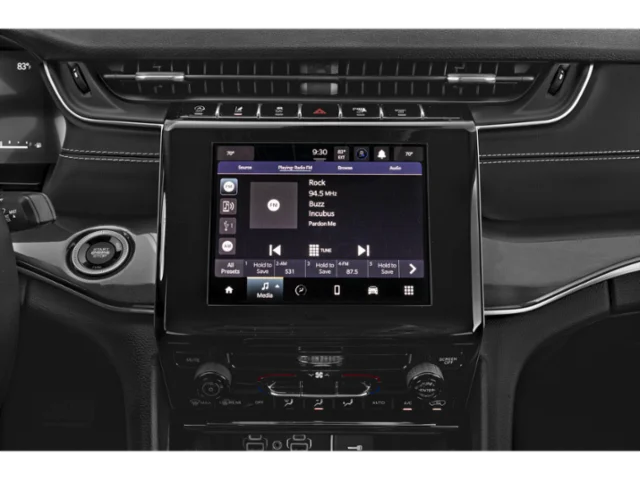 Used 2024 White Jeep Limited image 7