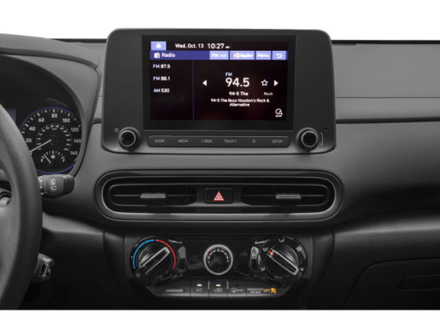 Used 2022 Black Hyundai SE image 13
