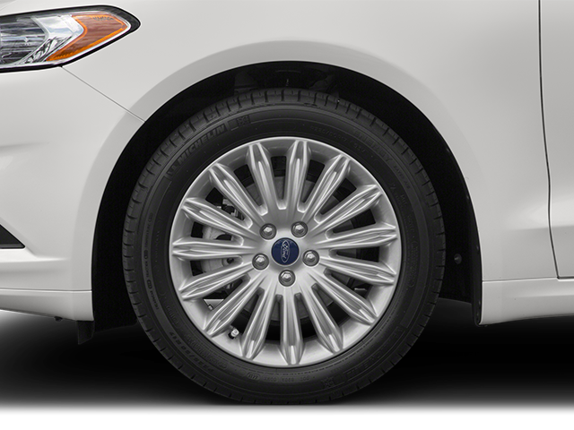 Used 2013 Black Ford SE image 16