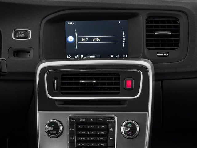 Used 2017 ICE WHITE Volvo Dynamic image 10