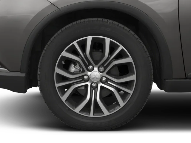 Used 2017 Cool Silver Metallic Mitsubishi SEL image 8