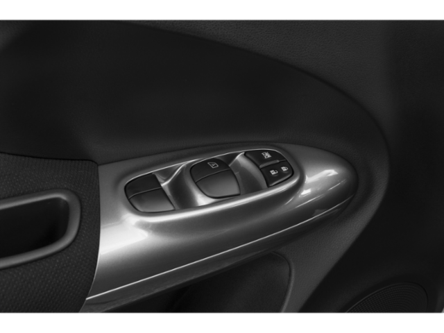 Used 2015 White Nissan S image 17