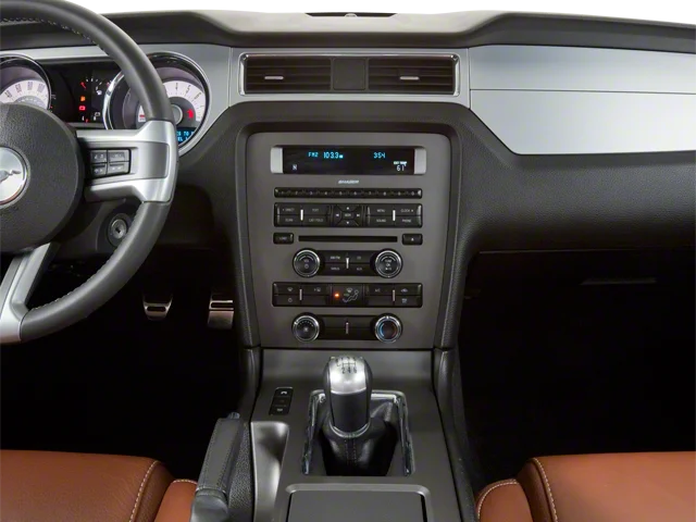 Used 2010  Ford GT Premium image 18
