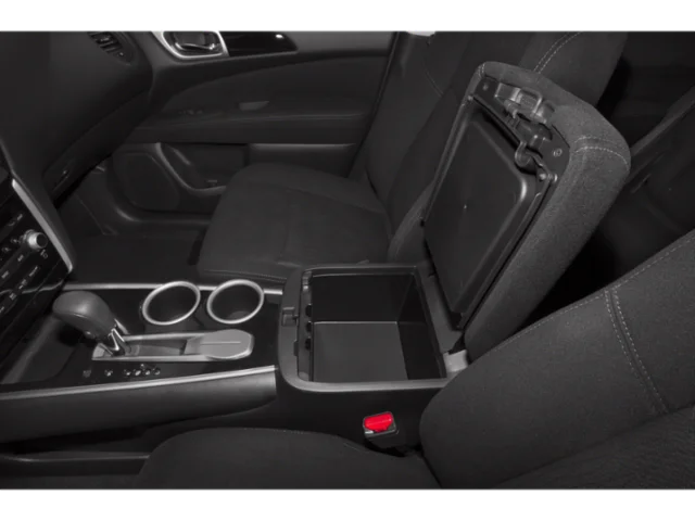 Used 2015 Pearl White Nissan Platinum image 14