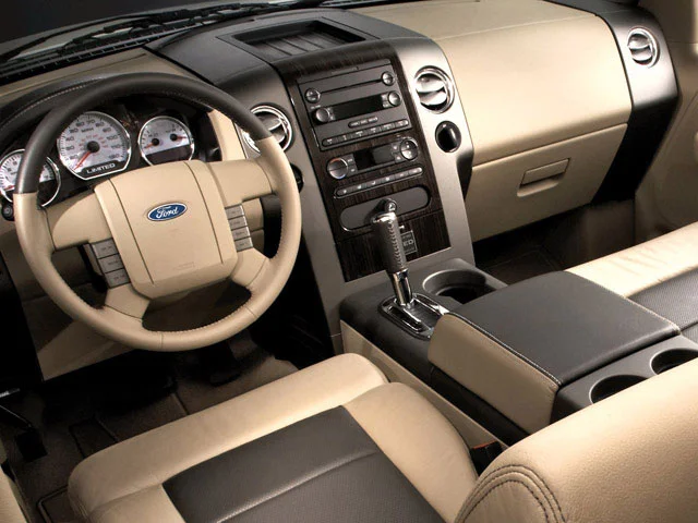 Used 2008 Dark Blue Pearl Clearcoat Metallic Ford XLT image 4