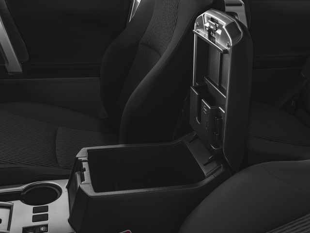 Used 2018 Classic Silver Metallic Toyota SR5 image 17