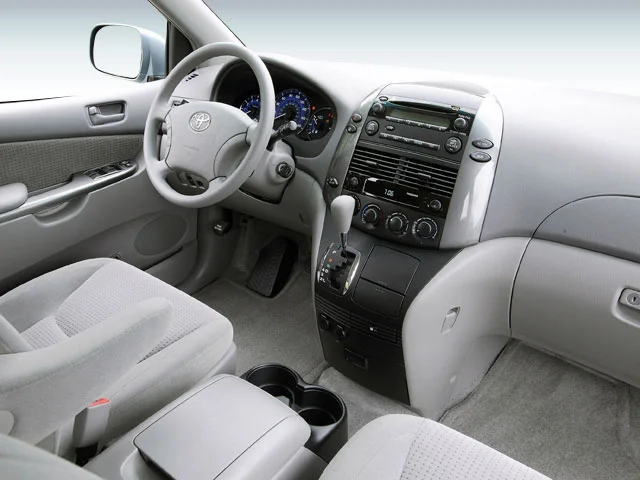 Used 2008 Desert Sand Mica Toyota LE image 4
