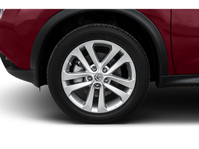 Used 2015 White Nissan S image 9