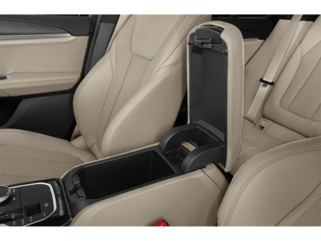 Used 2022 White BMW xDrive30i image 11