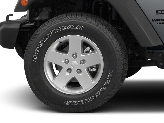 Used 2014 Bright White Clearcoat Jeep Unlimited Sahara image 9