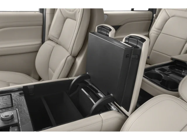 Used 2021 Blue Lincoln Reserve image 12