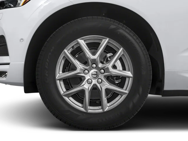 Used 2018 Red Volvo T5 R-Design image 11