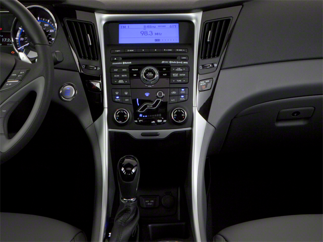 Used 2013 Black Hyundai GLS image 10