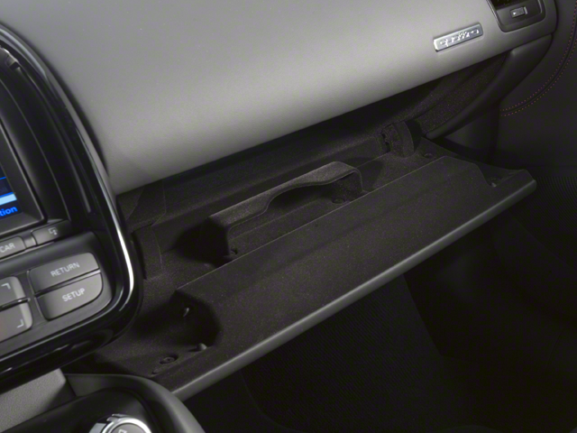 Used 2010  Audi 5.2L image 16