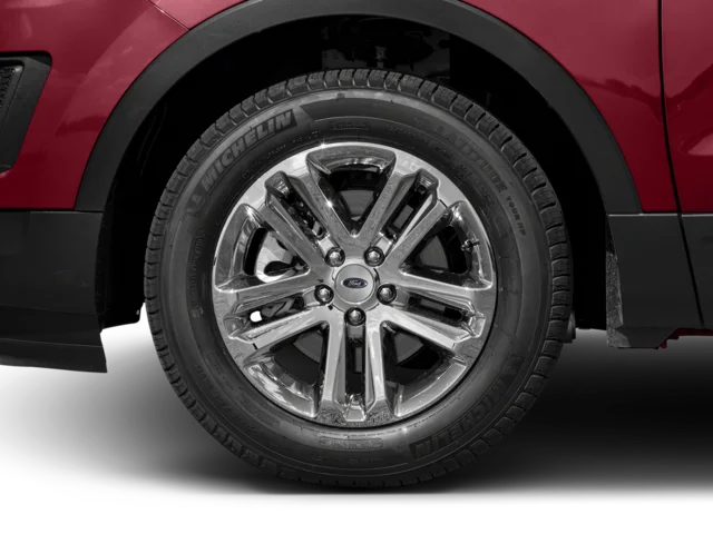 Used 2017  Ford Base image 11