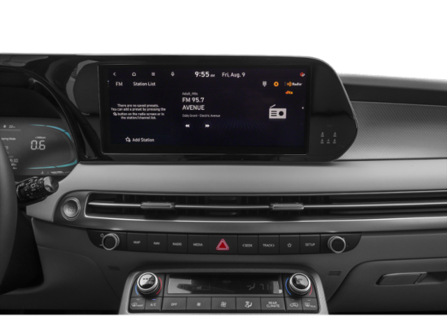 Used 2025 White Hyundai SEL image 8